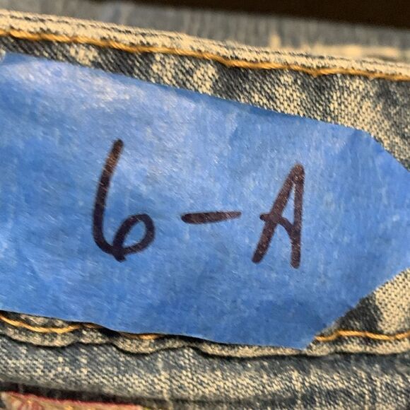 WRANGLER, premium patch, ladies size 9/10, 36 length, well loved - Picture 15 of 15